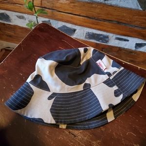 Lisa Says Gah LSG cow bucket hat